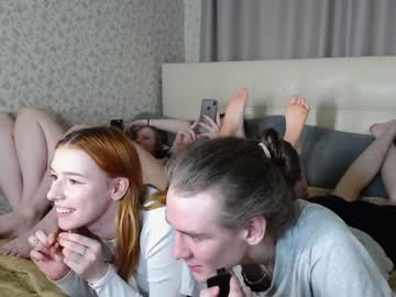 female cam couple lil_tips image #1520170