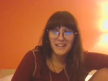 riskyb123  female  webcam