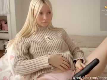 pureangeldolores  female  webcam