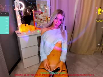 female cam girl mikki_blush image #1526039