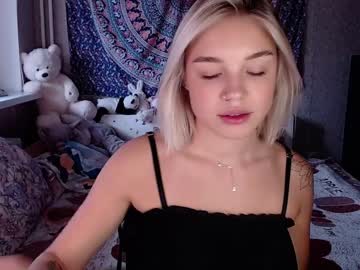 female cam girl babyfromtheforest image #2995344