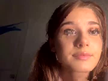 female cam girl pinkfeetlines image #2277830