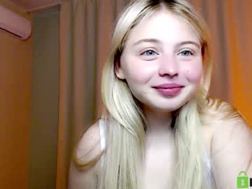 female cam girl shy_blondiee image #3652155