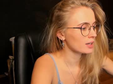 female cam girl linellali image #2941152