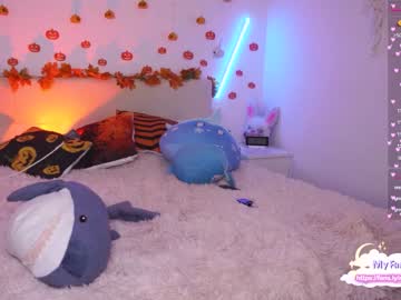 female cam girl holliwould_ image #2971075