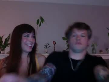 female cam couple kickitforward image #4029594