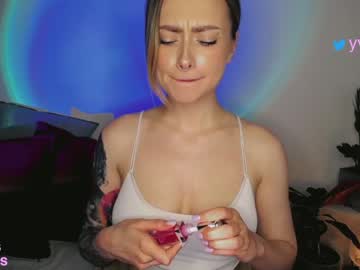 female cam girl _yvie_ image #1784901