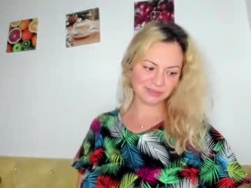 female cam girl kiradivine image #3057395