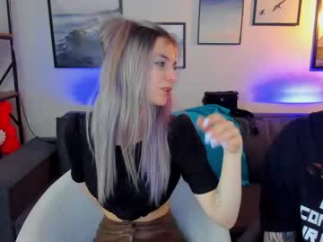 female cam couple mia_levie image #3023134
