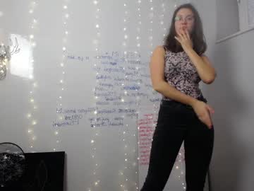 female cam girl yourcrazyneightbor image #3105356