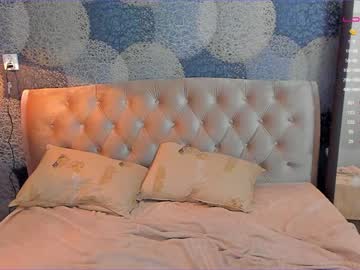 female cam girl crystalreves image #220064