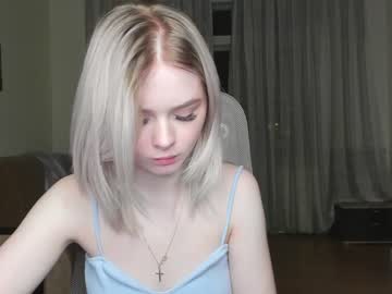 female cam girl yuppiyulia image #220268