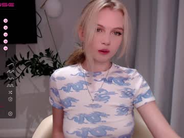 female cam girl small_blondee image #2460812