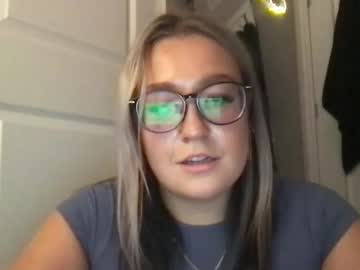 female cam girl cherryflavoredfeline image #4013080