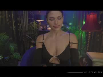 female cam girl lucieoude_ image #2585271
