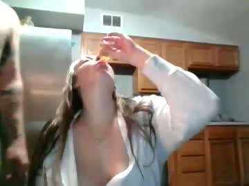 female cam couple amandajayleh image #3961047