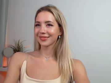 female cam girl emmi_rosee image #578221