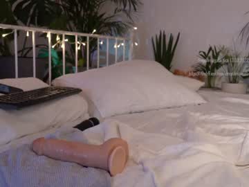 female cam girl _deepthroatgalactica image #1319828
