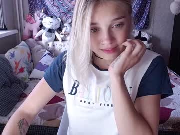 female cam girl babyfromtheforest image #2345082