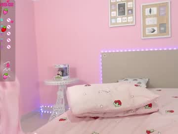 female cam girl little_effy18 image #1960516