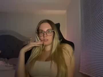 female cam girl mariah95 image #3247362